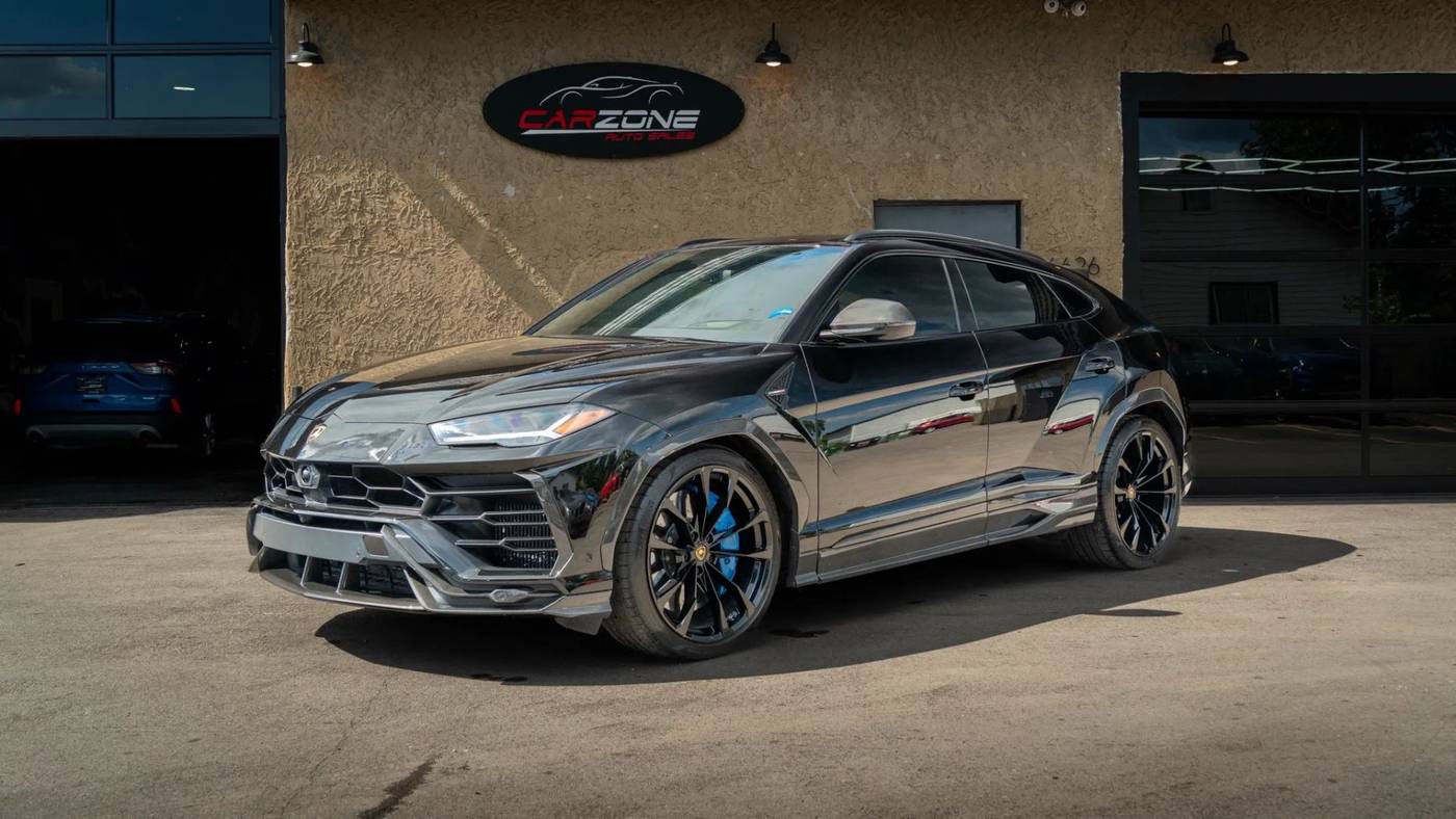 2021 Lamborghini Urus Standard