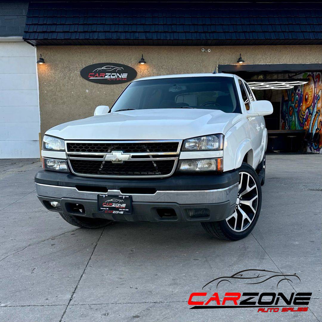 2005 Chevrolet Avalanche LS — Pickup Truck — 116,373 mi — Kenosha, WI