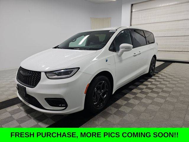 2022 Chrysler Pacifica Hybrid Touring L — Minivan — 71,433 mi — La Follette, TN