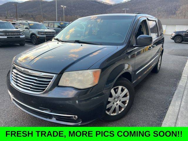 2014 Chrysler Town & Country Touring — Minivan — 236,308 mi — La Follette, TN
