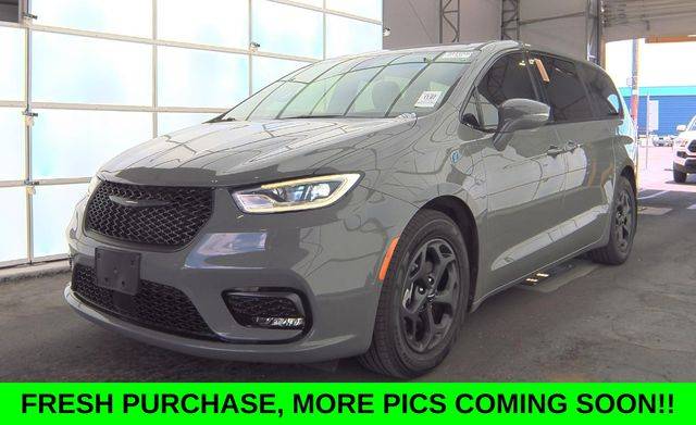 2022 Chrysler Pacifica Hybrid Touring L — Minivan — 53,502 mi — La Follette, TN