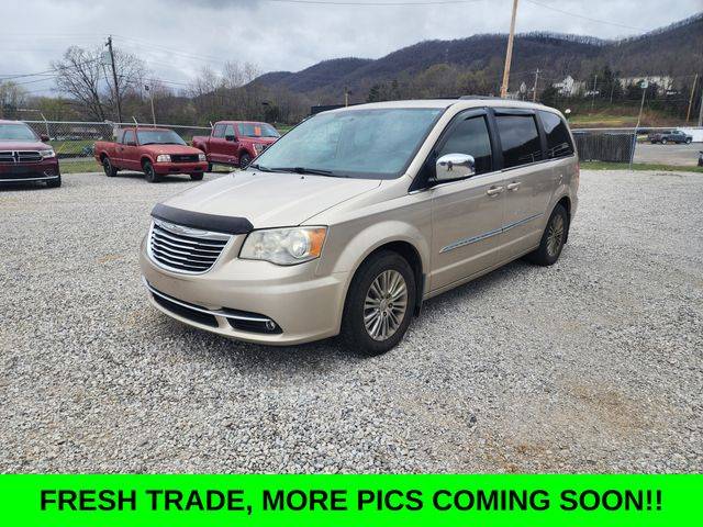 2013 Chrysler Town & Country Touring-L — Minivan — 110,000 mi — La Follette, TN
