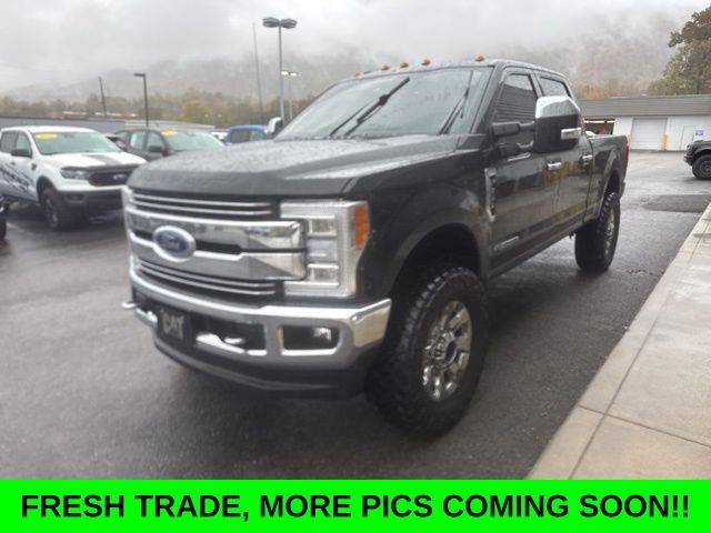 2017 Ford Super Duty F-350 Lariat — Pickup Truck — 98,775 mi — La Follette, TN