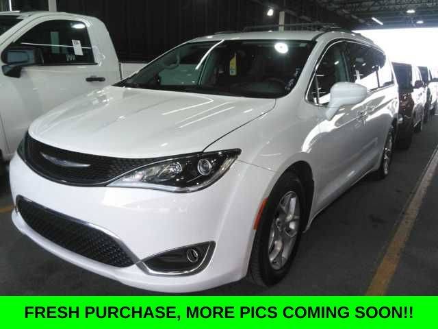2018 Chrysler Pacifica Touring Plus — Minivan — 97,807 mi — La Follette, TN