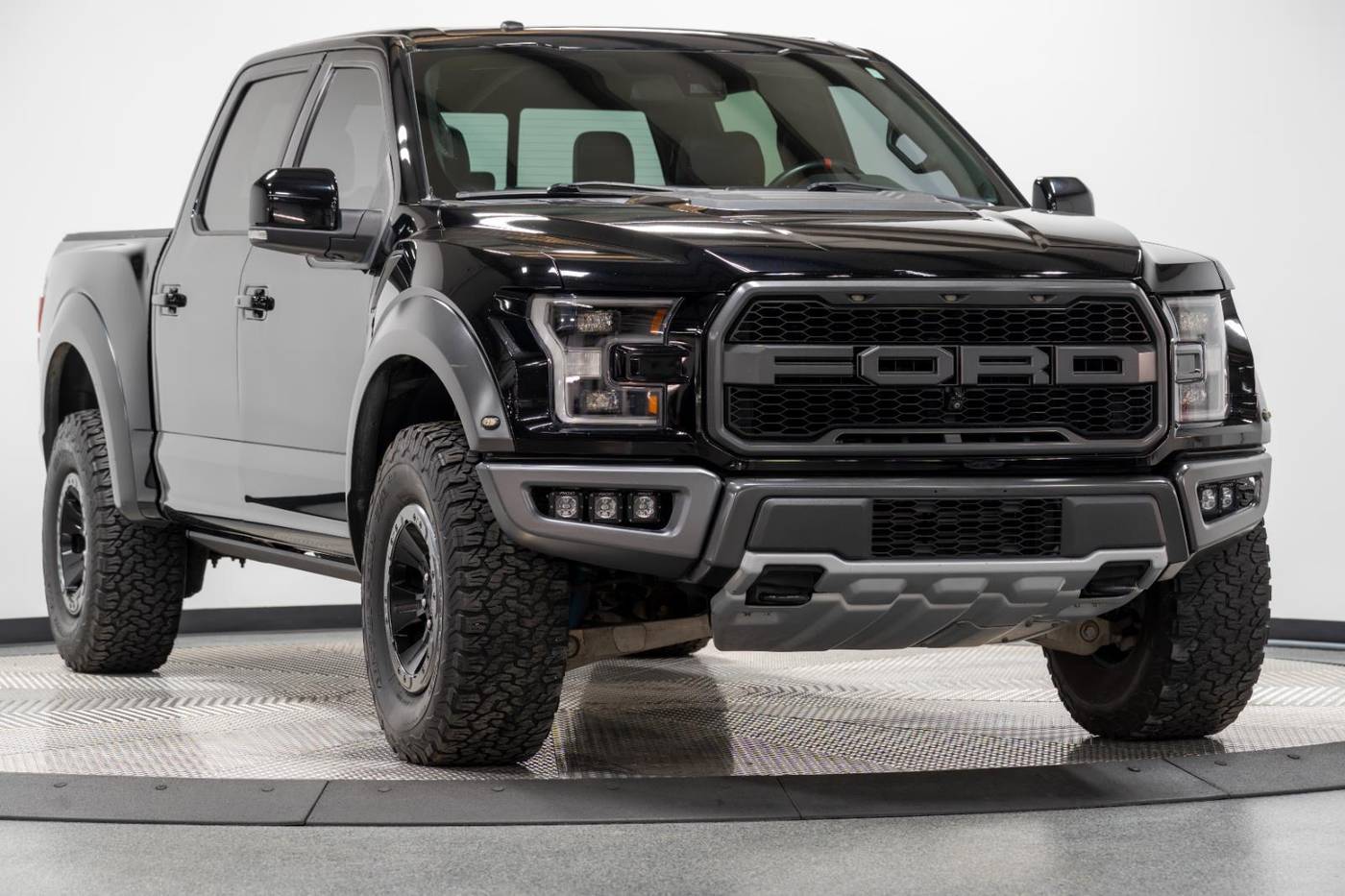 2017 Ford F-150 Raptor — Pickup Truck — 82,820 mi — Kansas City, KS