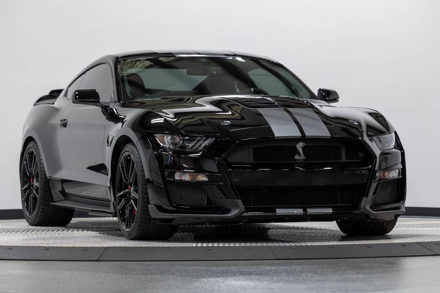 2022 Ford Mustang Shelby GT500 — Coupe — 2,076 mi — Kansas City, KS