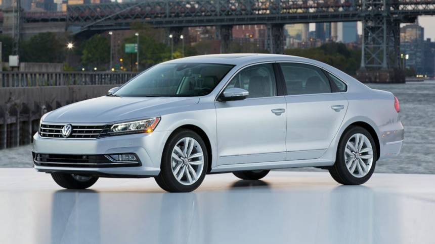2016 Volkswagen Passat 1.8T SE — Sedan — 93,961 mi — Greenwood, IN