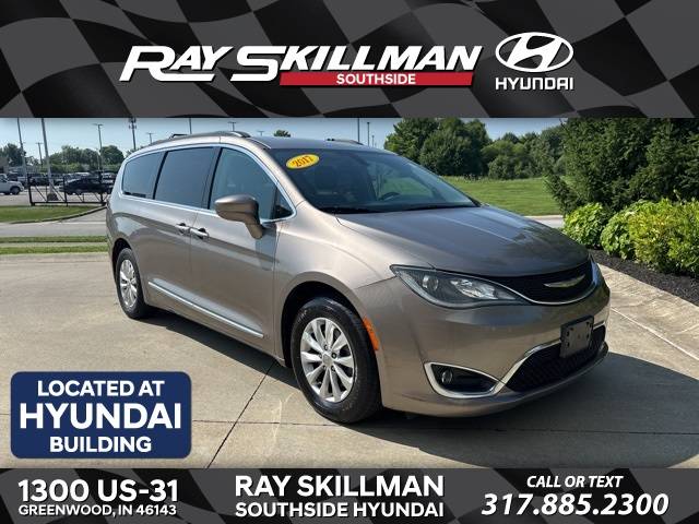 2017 Chrysler Pacifica Touring L — Minivan — 154,607 mi — Greenwood, IN