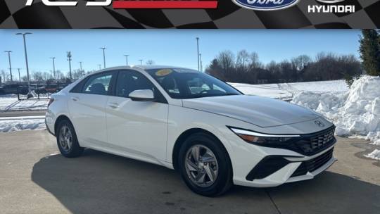 2025 Hyundai Elantra SE — Sedan — 6,065 mi — Greenwood, IN
