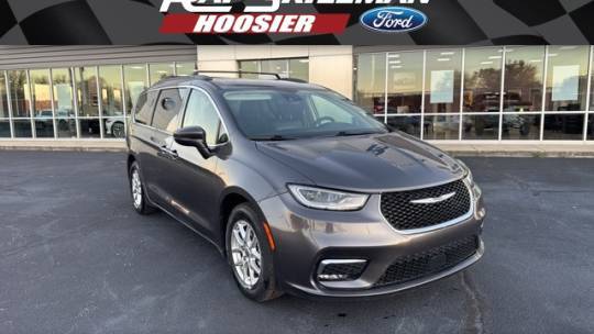 2022 Chrysler Pacifica Touring L — Minivan — 93,606 mi — Martinsville, IN