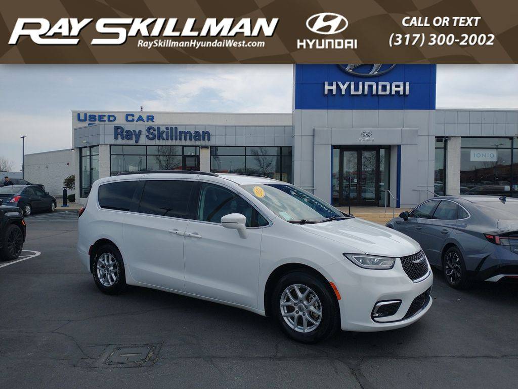 2022 Chrysler Pacifica Touring L — Minivan — 68,651 mi — Indianapolis, IN