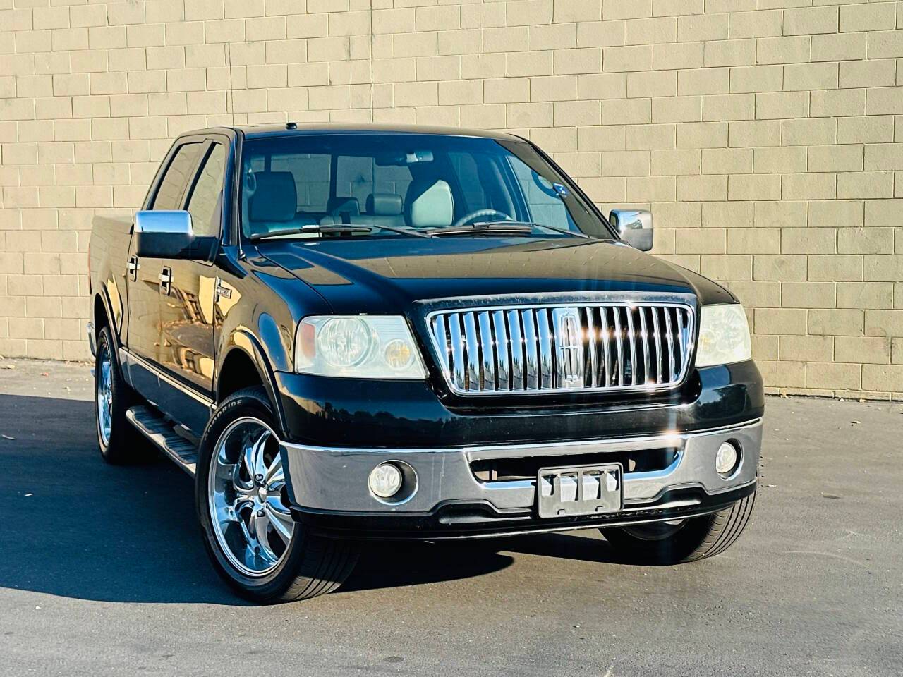 2006 Lincoln Mark LT Base