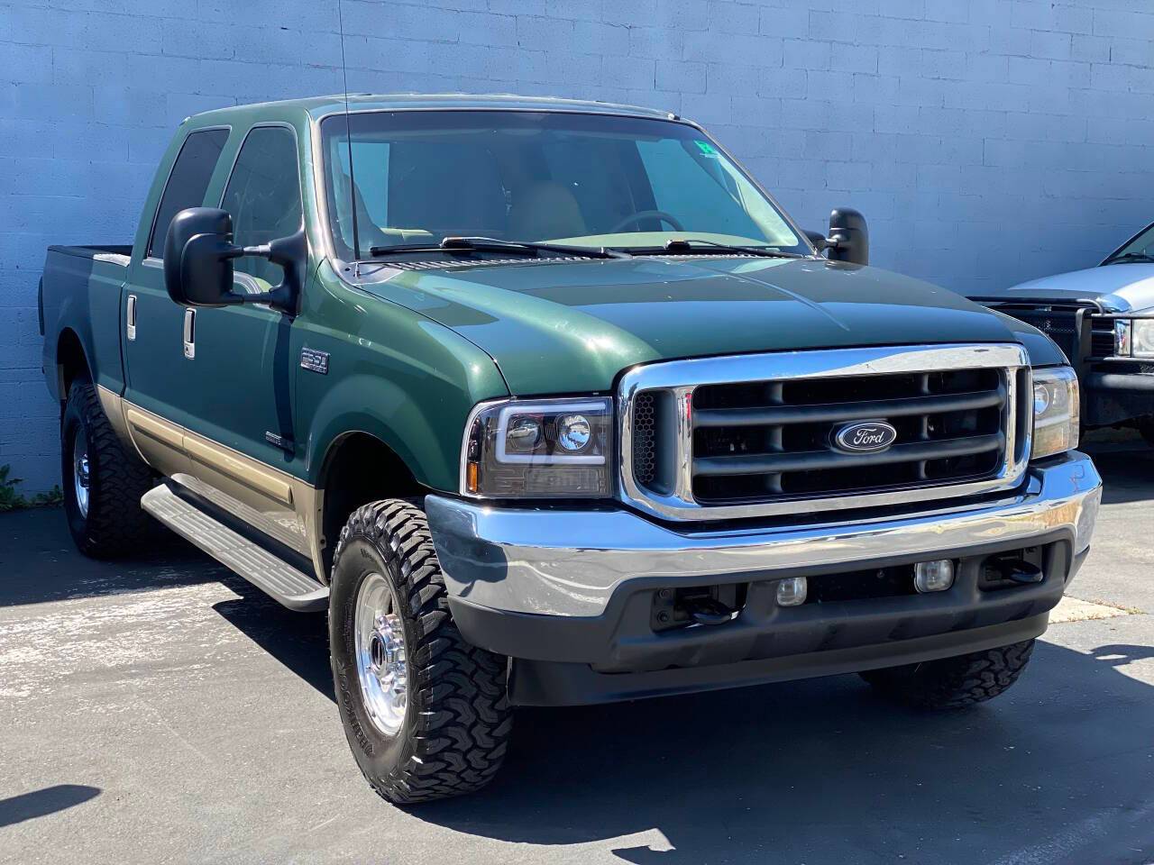 2001 Ford Super Duty F-350 Lariat — Pickup Truck — 212,851 mi — Sacramento, CA