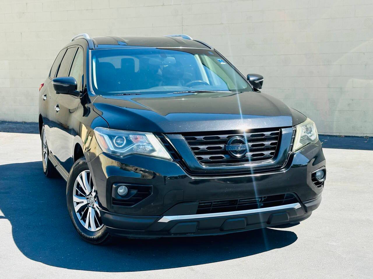 2019 Nissan Pathfinder SL — SUV — 137,185 mi — Sacramento, CA