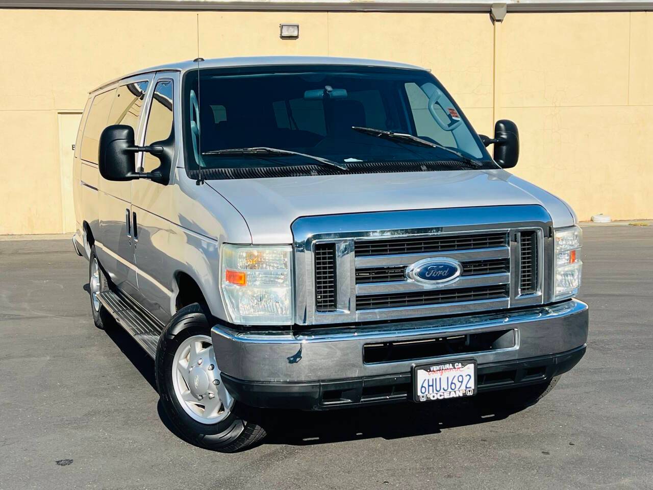 2009 Ford Econoline Wagon E-350 Super Duty XL — Passenger Van — 40,225 mi — Sacramento, CA