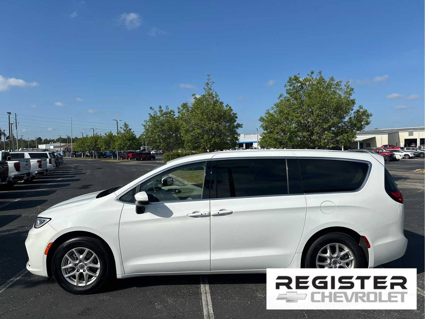 2023 Chrysler Pacifica Touring L — Minivan — 68,492 mi — Brooksville, FL