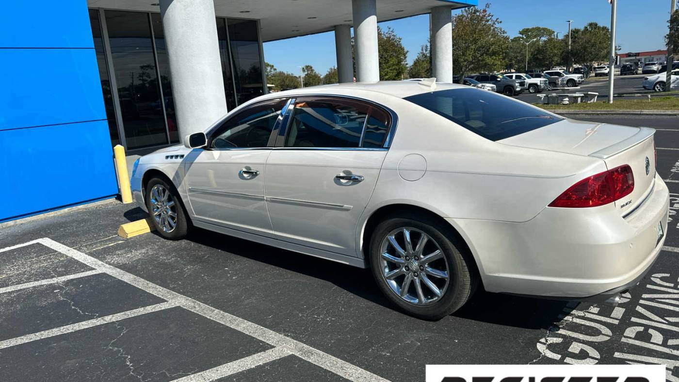2010 Buick Lucerne Super 1SP — Sedan — 66,658 mi — Brooksville, FL
