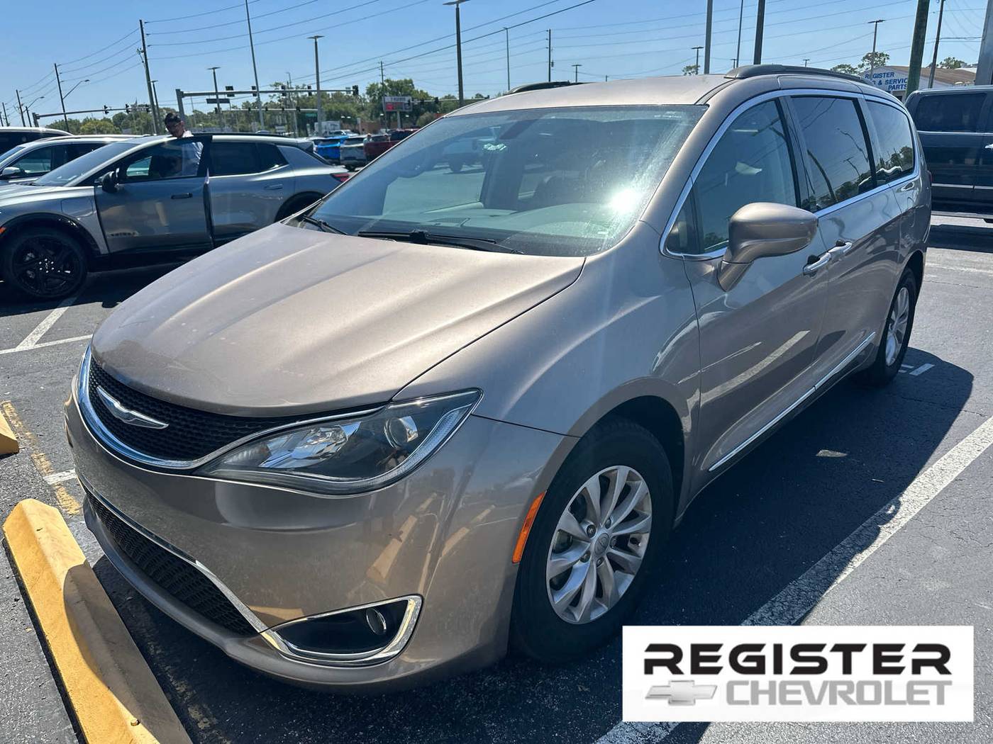 2017 Chrysler Pacifica Touring L — Minivan — 89,100 mi — Brooksville, FL