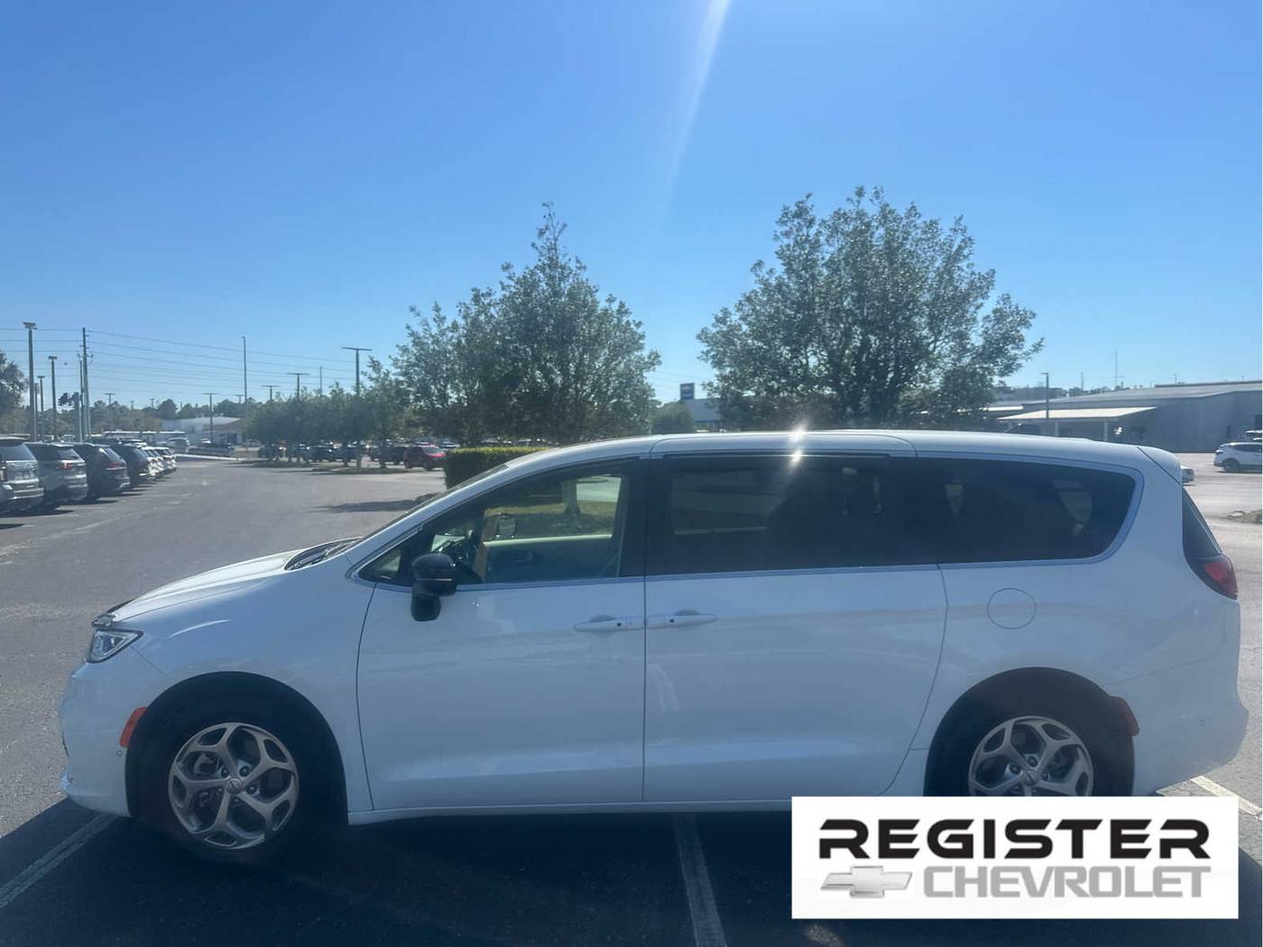 2024 Chrysler Pacifica Limited — Minivan — 4,386 mi — Brooksville, FL