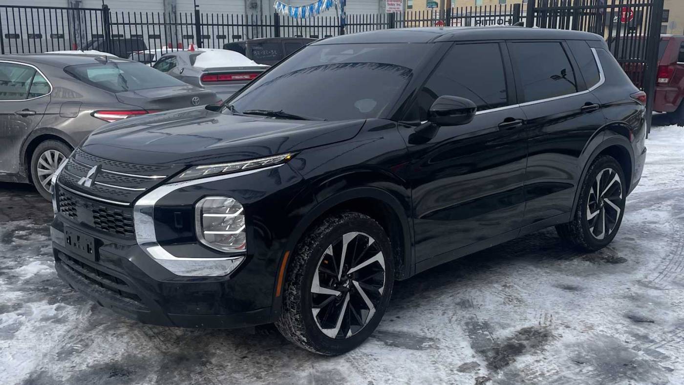2022 Mitsubishi Outlander ES — SUV — 45,576 mi — Frederick, MD