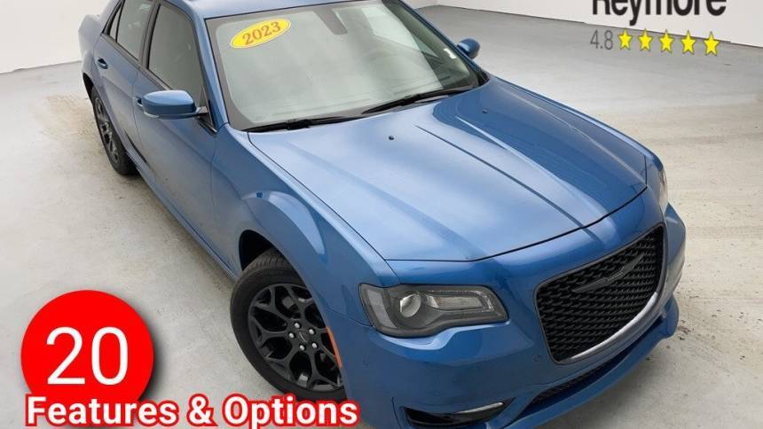 2023 Chrysler 300 Touring L