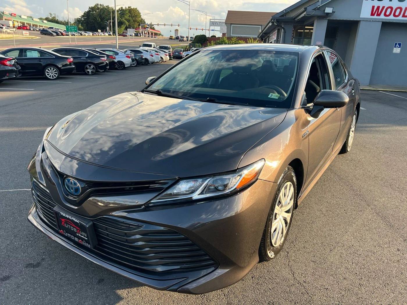 2019 Toyota Camry Hybrid LE — Sedan — 98,441 mi — Woodbridge, VA