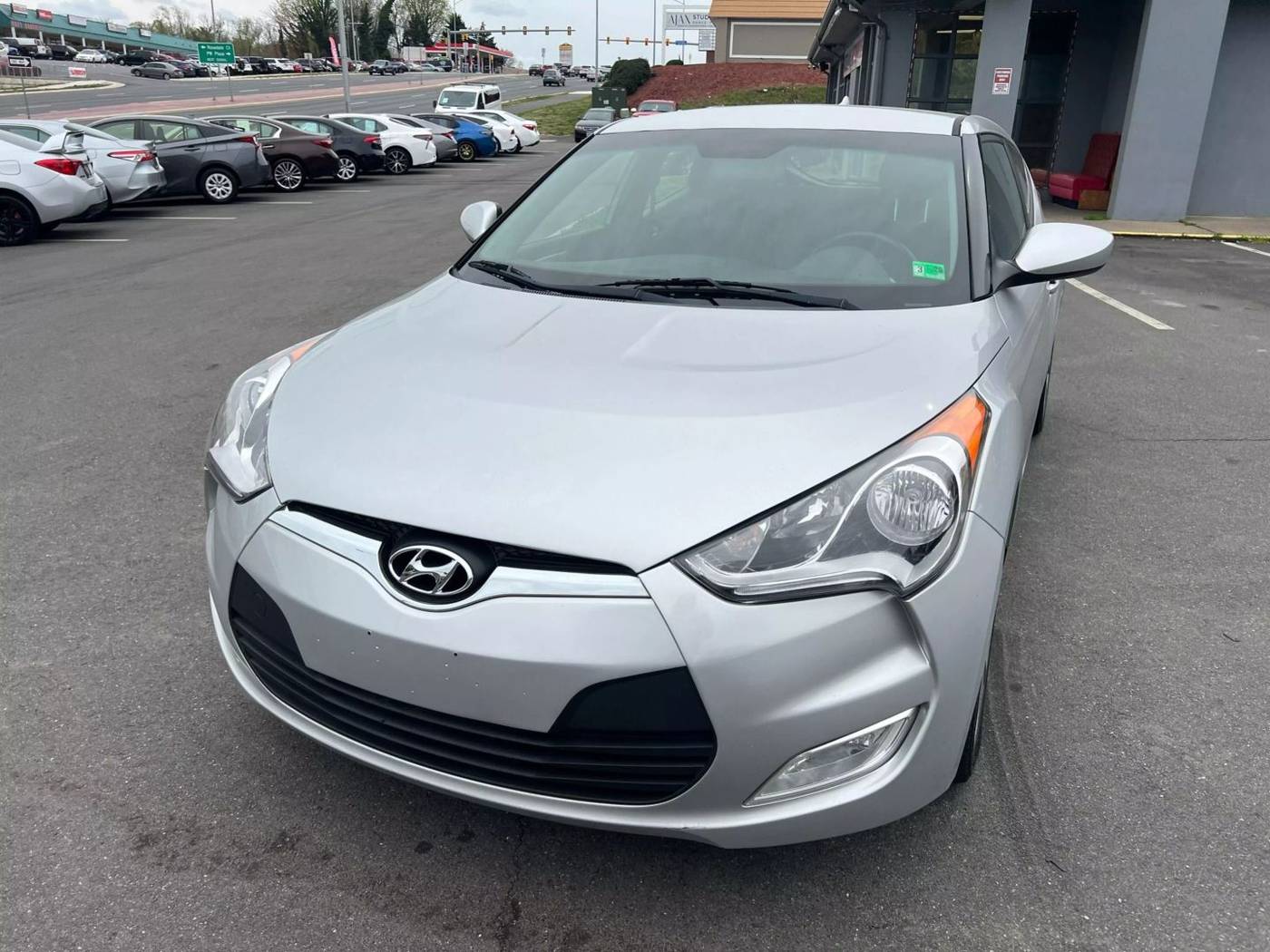2017 Hyundai Veloster Base — Hatchback — 119,302 mi — Woodbridge, VA