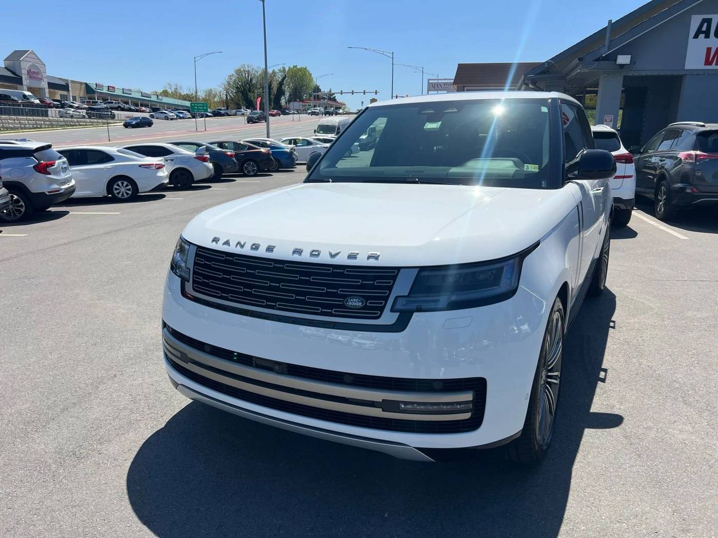 2024 Land Rover Range Rover SE — SUV — 15,175 mi — Woodbridge, VA