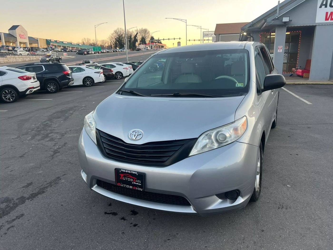 2013 Toyota Sienna L — Minivan — 204,419 mi — Woodbridge, VA