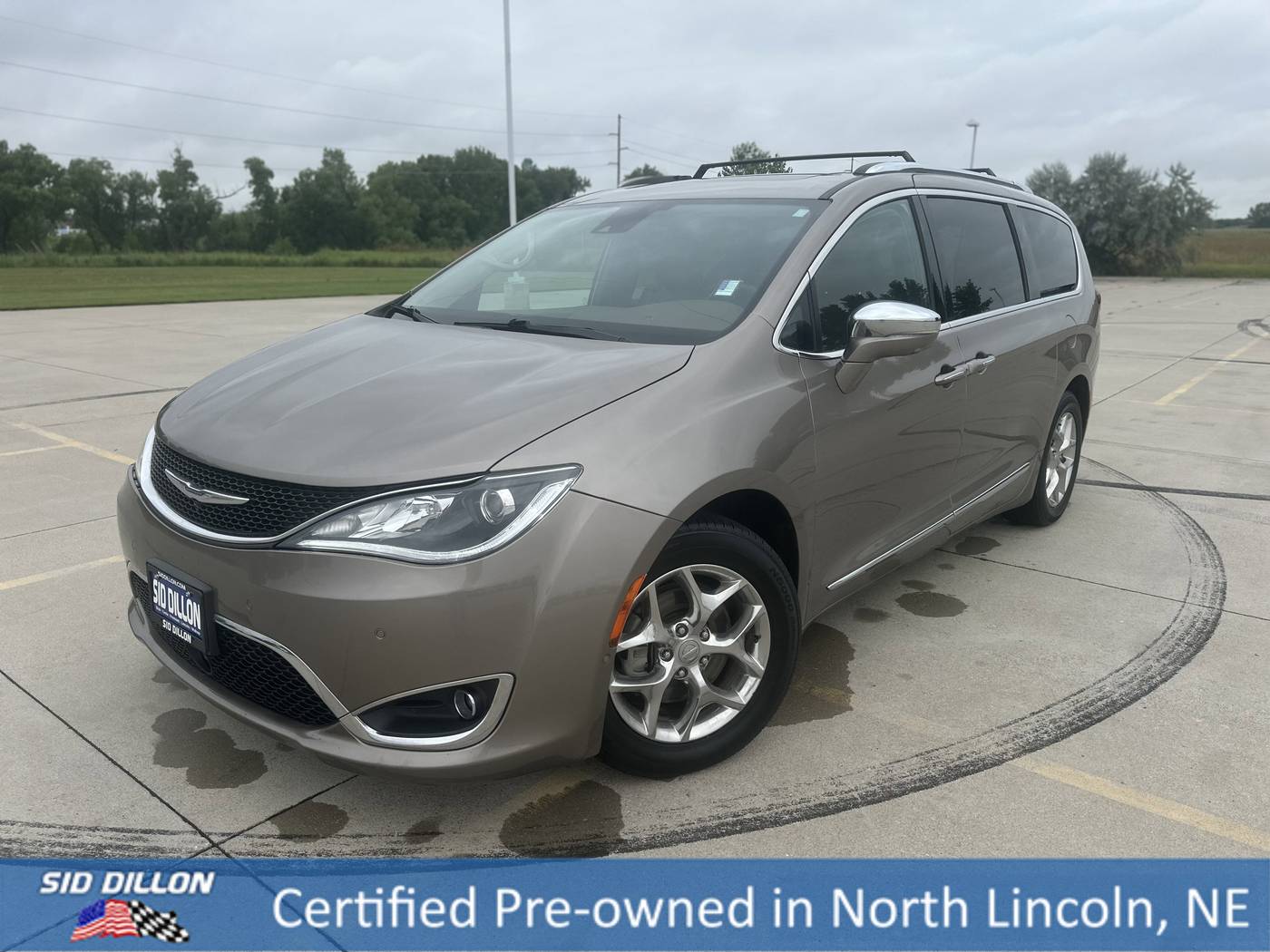 2017 Chrysler Pacifica Limited — Minivan — 94,954 mi — Lincoln, NE