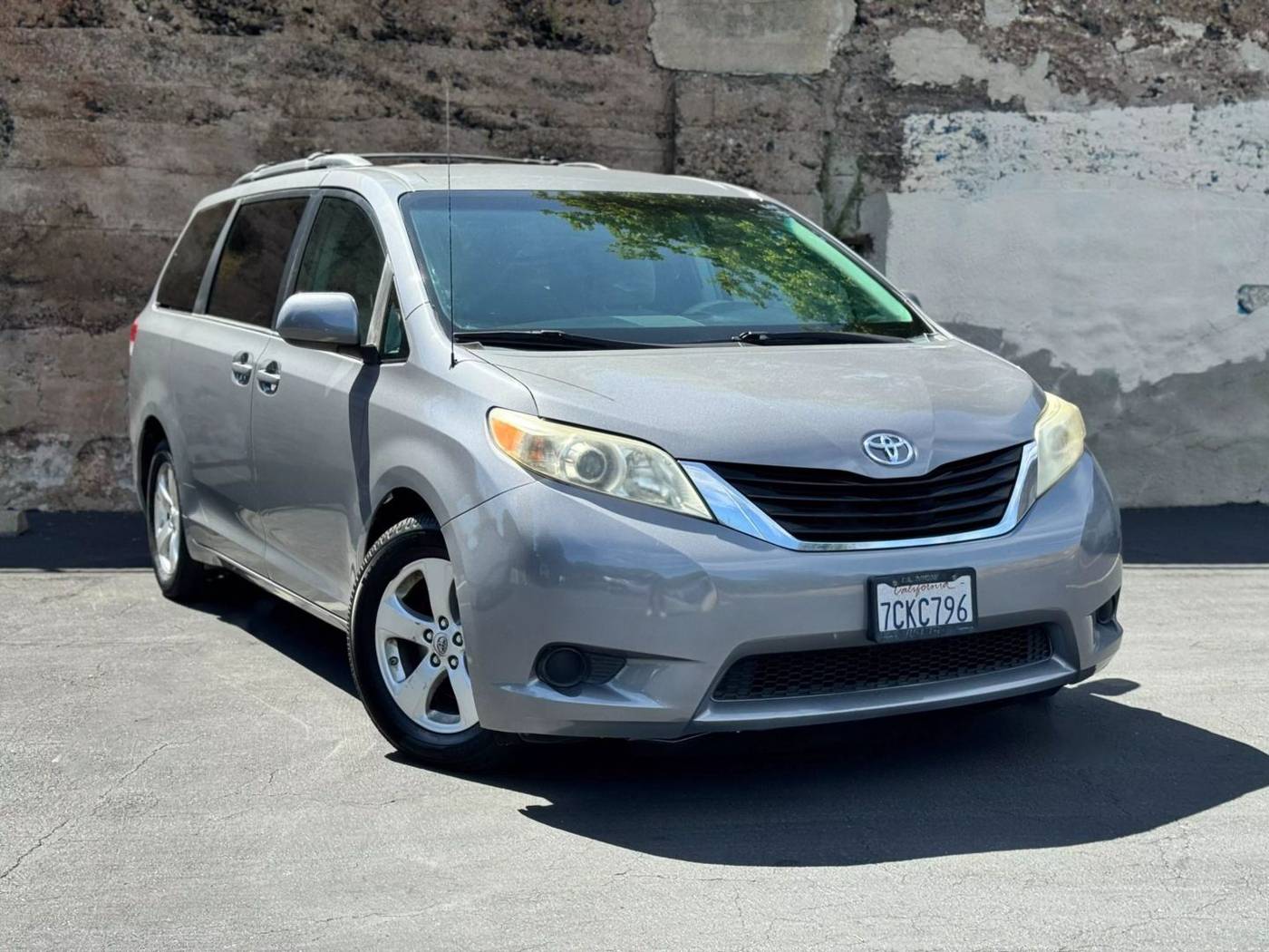 2013 Toyota Sienna LE — Minivan — 110,351 mi — Roseville, CA