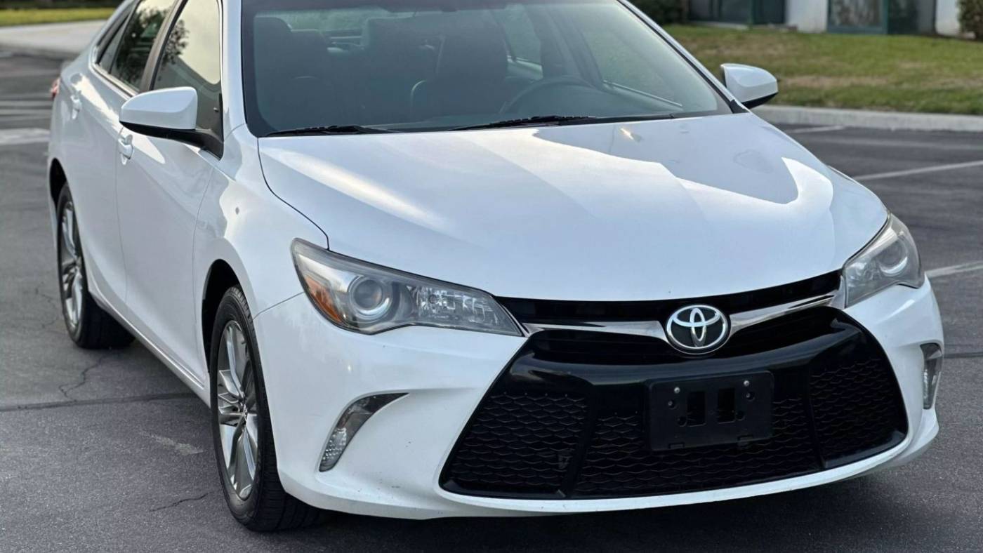 2017 Toyota Camry SE — Sedan — 128,750 mi — Corona, CA