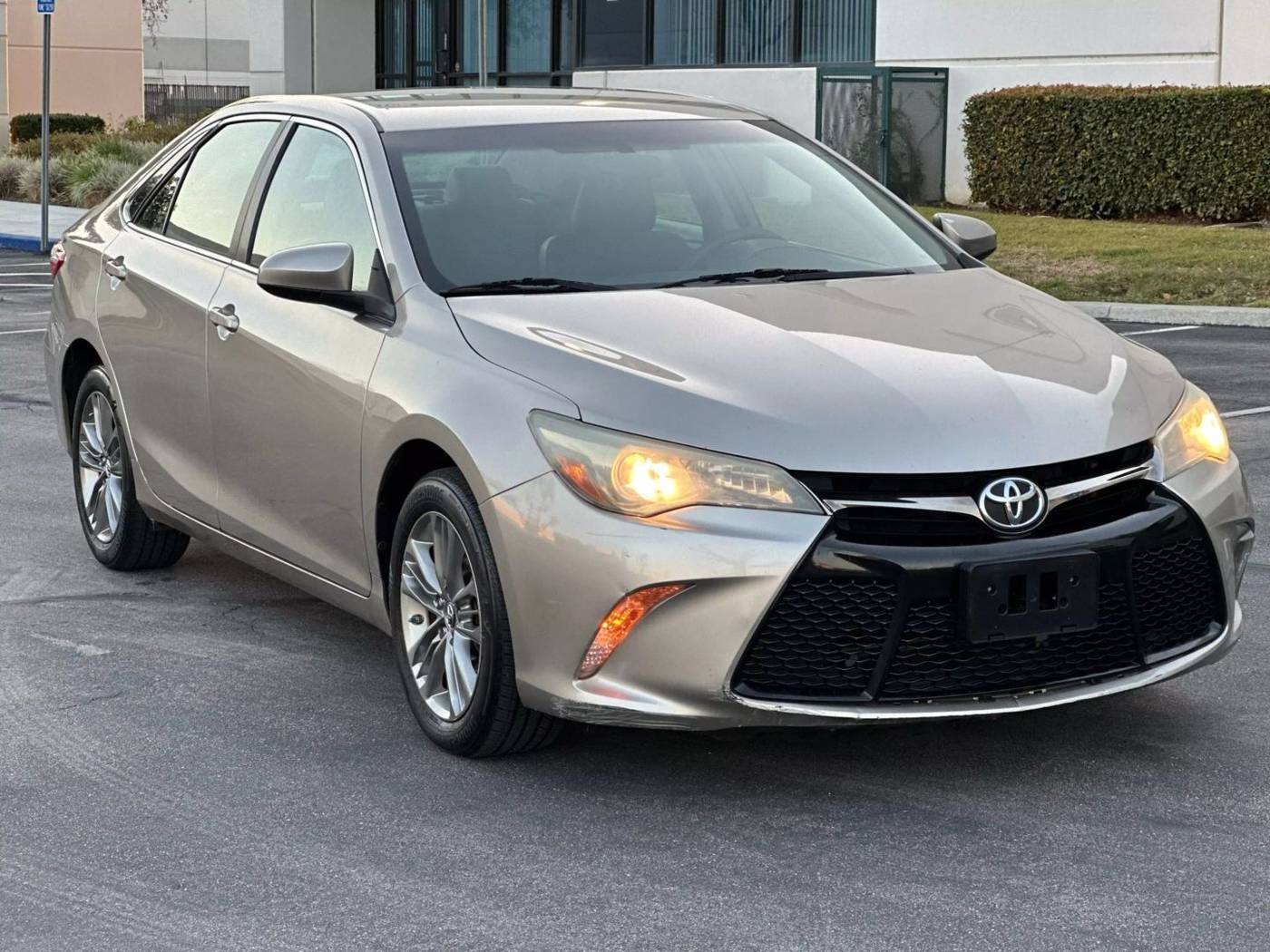 2016 Toyota Camry SE — Sedan — 97,974 mi — Corona, CA