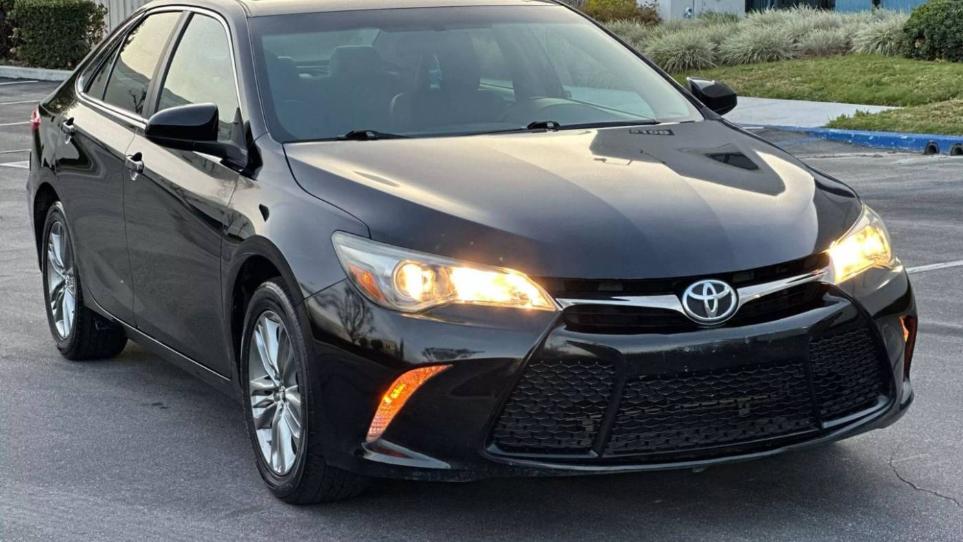 2016 Toyota Camry SE — Sedan — 126,472 mi — Corona, CA