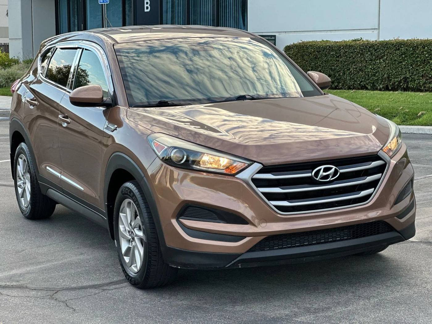 2017 Hyundai Tucson SE — SUV — 108,964 mi — Corona, CA