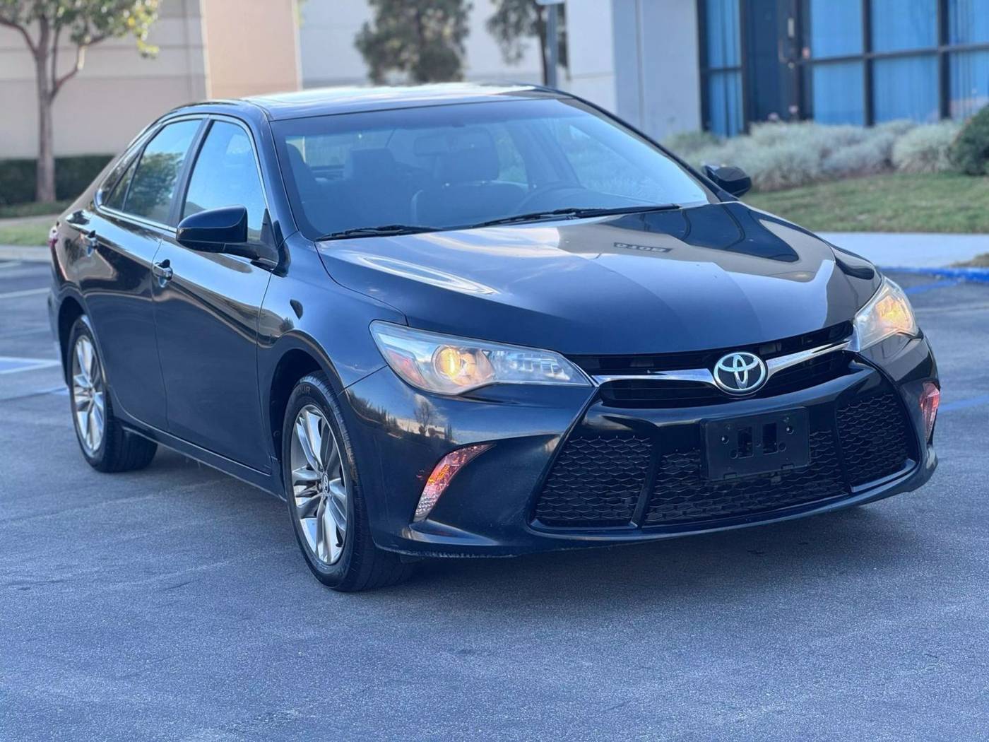 2016 Toyota Camry SE — Sedan — 84,646 mi — Corona, CA