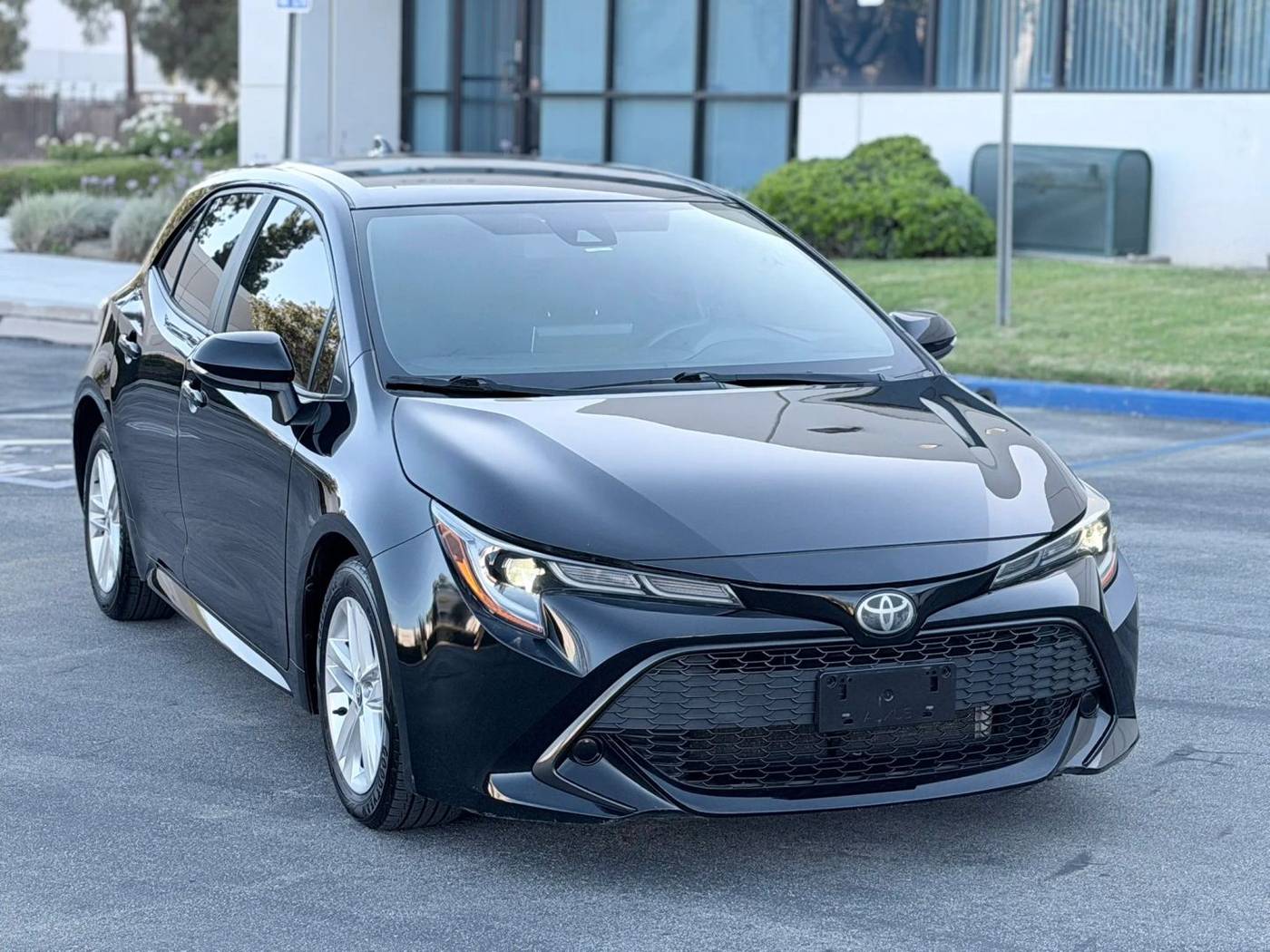 2019 Toyota Corolla Hatchback SE — Hatchback — 118,502 mi — Corona, CA