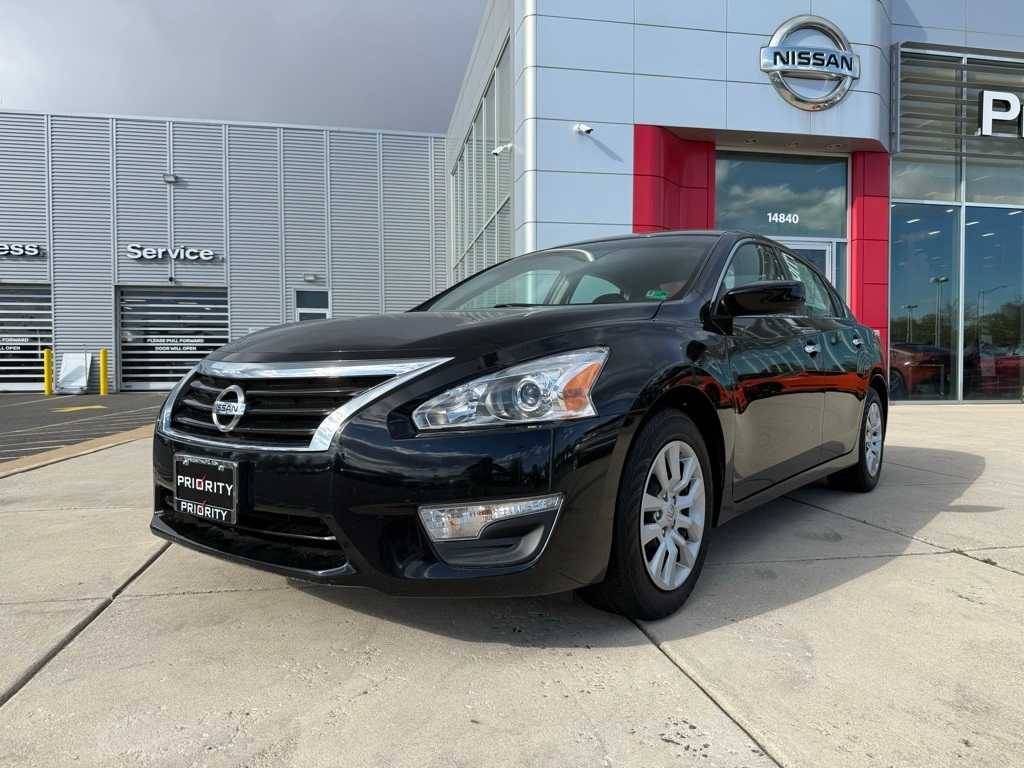 2013 Nissan Altima 2.5 — Sedan — 33,639 mi — Chantilly, VA