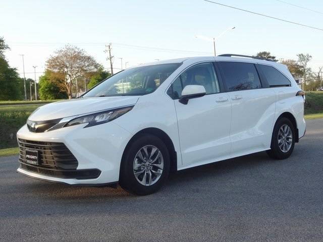 2024 Toyota Sienna LE — Minivan — 9,549 mi — Chesapeake, VA