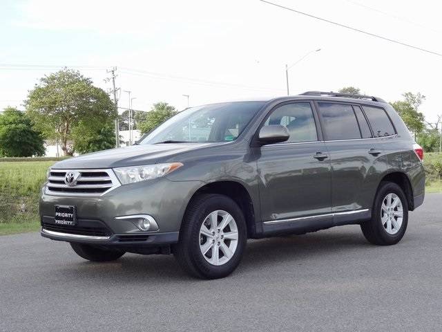 2013 Toyota Highlander Plus V6 — SUV — 111,970 mi — Chesapeake, VA