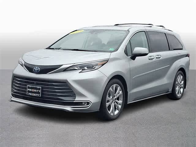 2023 Toyota Sienna Platinum — Minivan — 30,985 mi — Springfield, VA