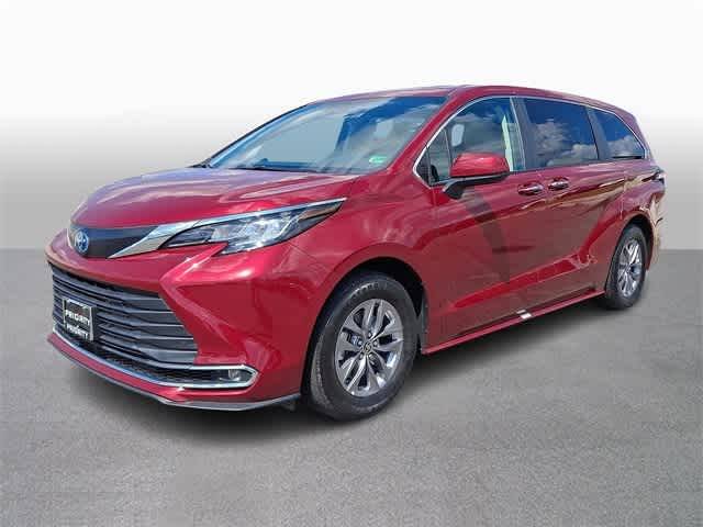 2023 Toyota Sienna XLE — Minivan — 17,801 mi — Springfield, VA