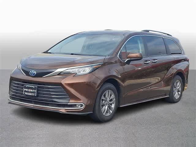 2023 Toyota Sienna XLE — Minivan — 49,721 mi — Springfield, VA
