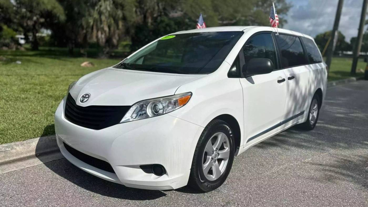 2012 Toyota Sienna Base 7-Passenger
