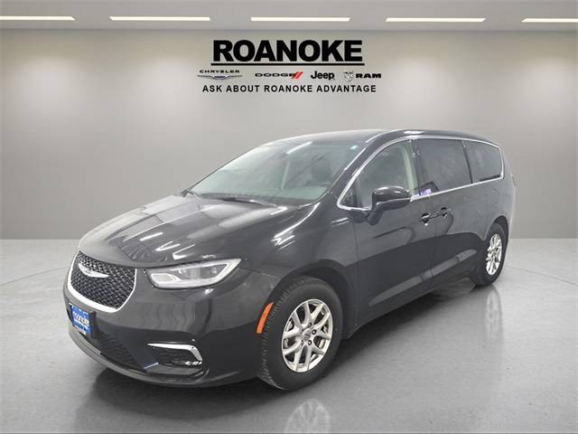 2023 Chrysler Pacifica Touring L — Minivan — 64,519 mi — Roanoke, IL