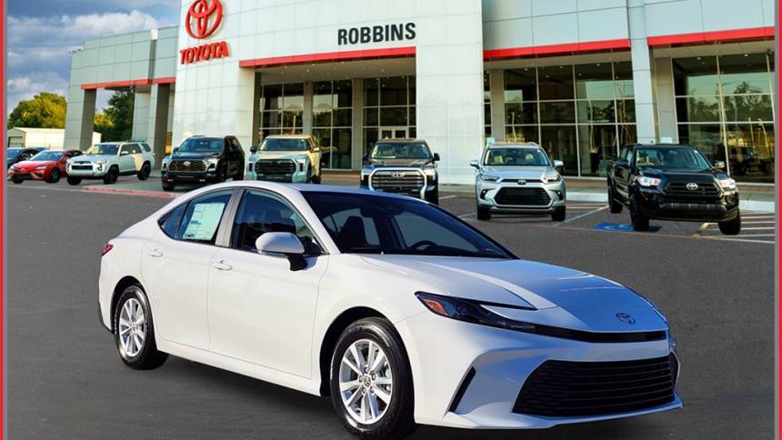 2025 Toyota Camry Hybrid LE — Sedan — 10,898 mi — Nash, TX