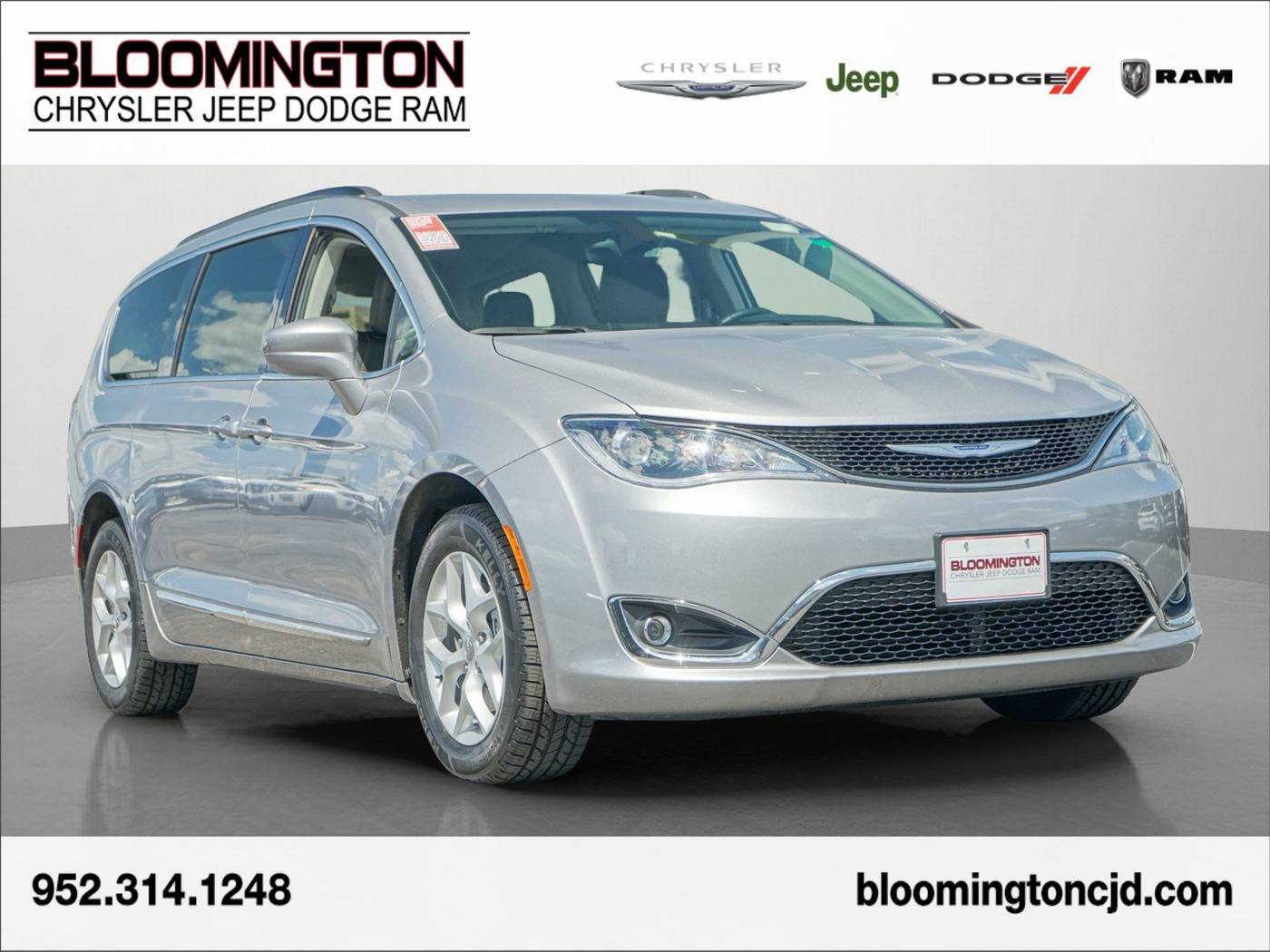 2017 Chrysler Pacifica Touring L — Minivan — 26,595 mi — Bloomington, MN