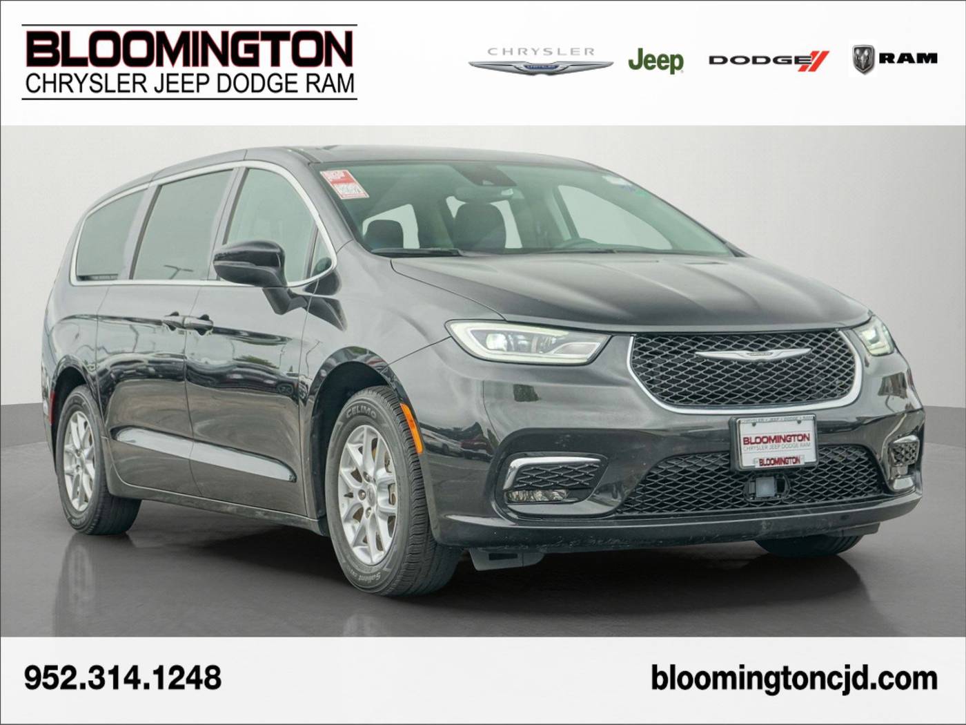 2023 Chrysler Pacifica Touring L — Minivan — 55,327 mi — Bloomington, MN