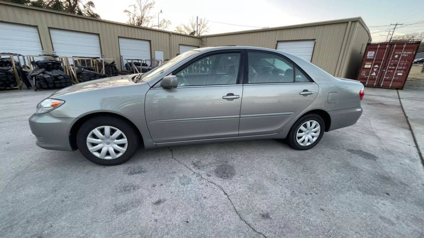 2003 Toyota Camry LE — Sedan — 101,000 mi — Fayetteville, GA