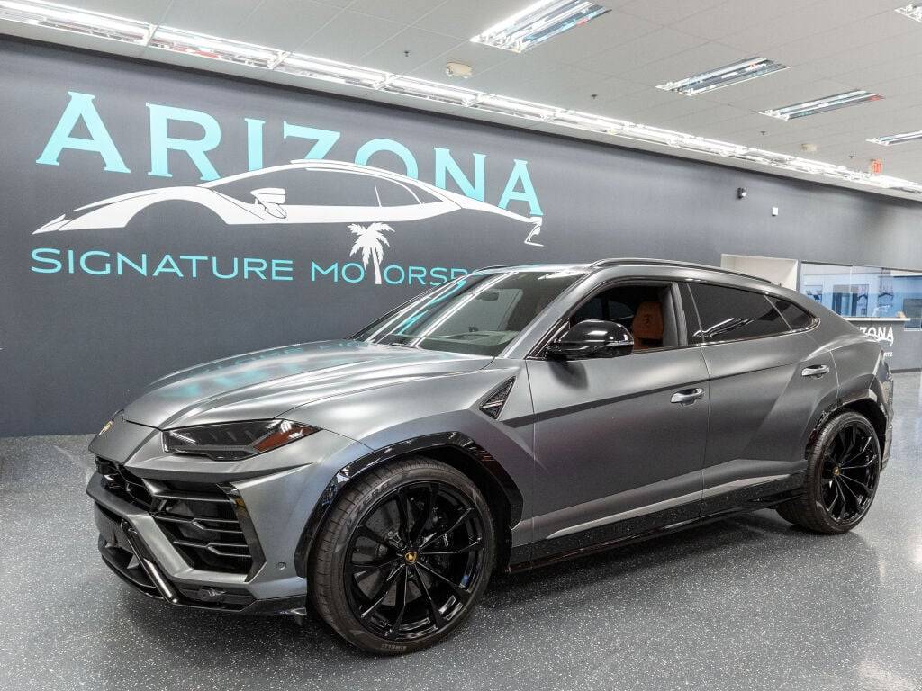 2020 Lamborghini Urus Standard